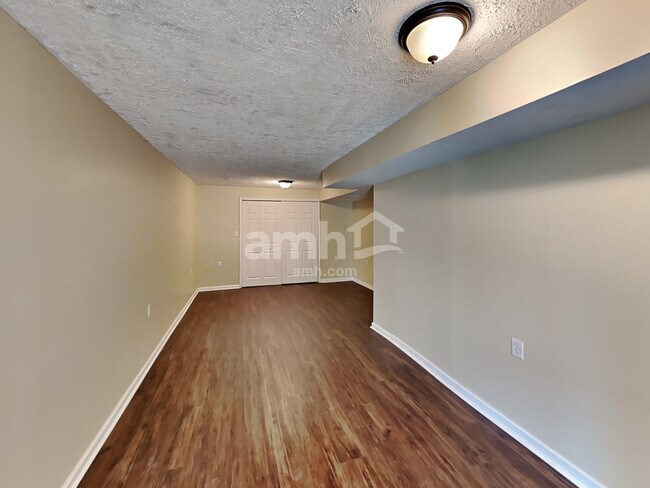 Building Photo - 7911 Butterfield Lane