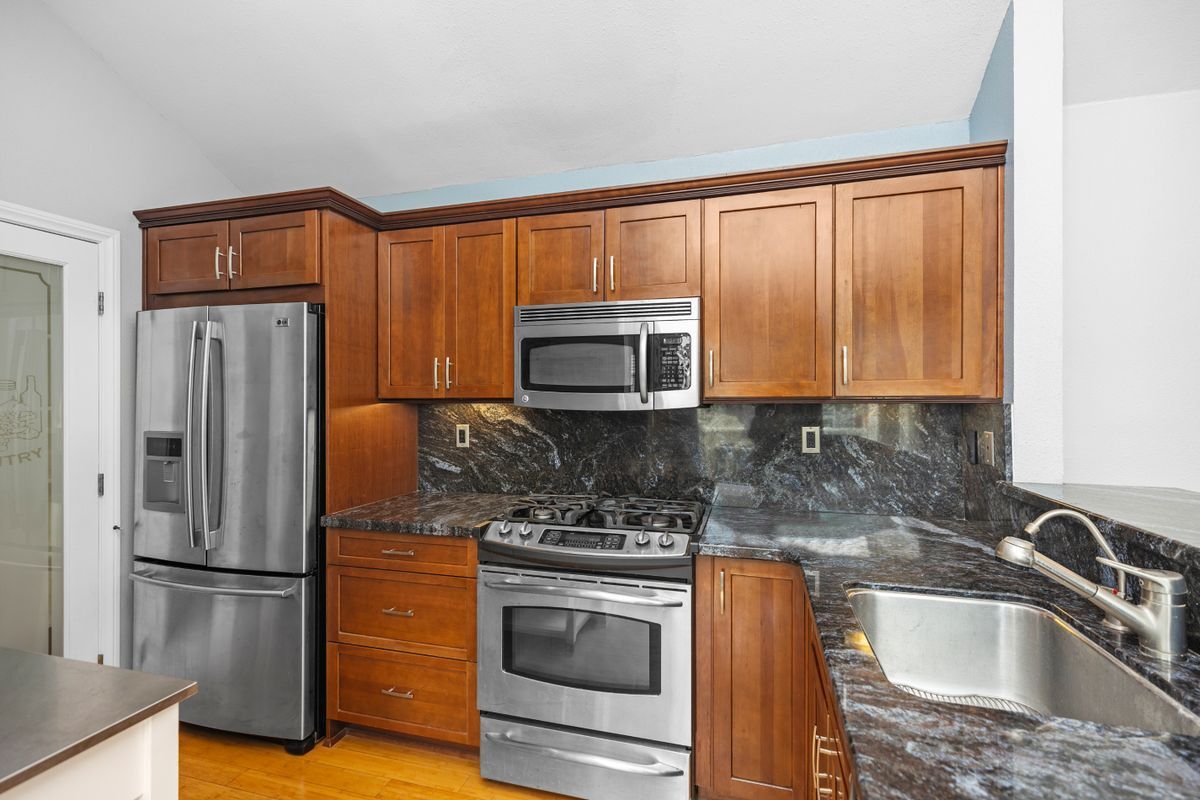 Building Photo - 25601 Paseo La Vista