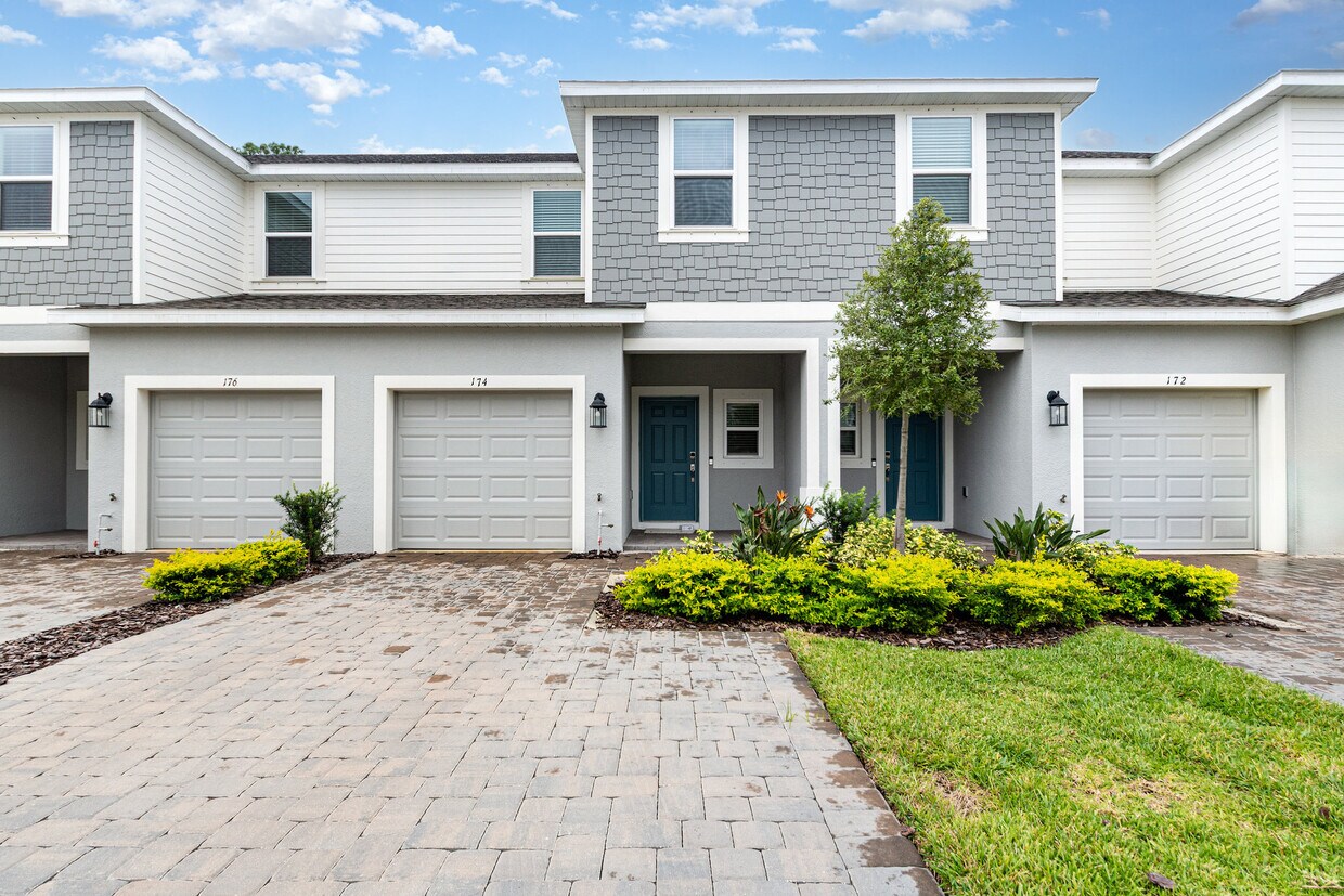 Foto principal - 174 River Front Way