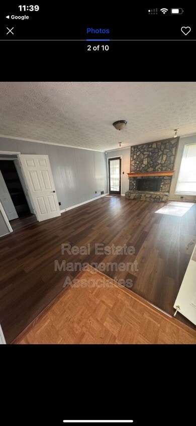 Foto del edificio - 7670 Glen Devon Rd