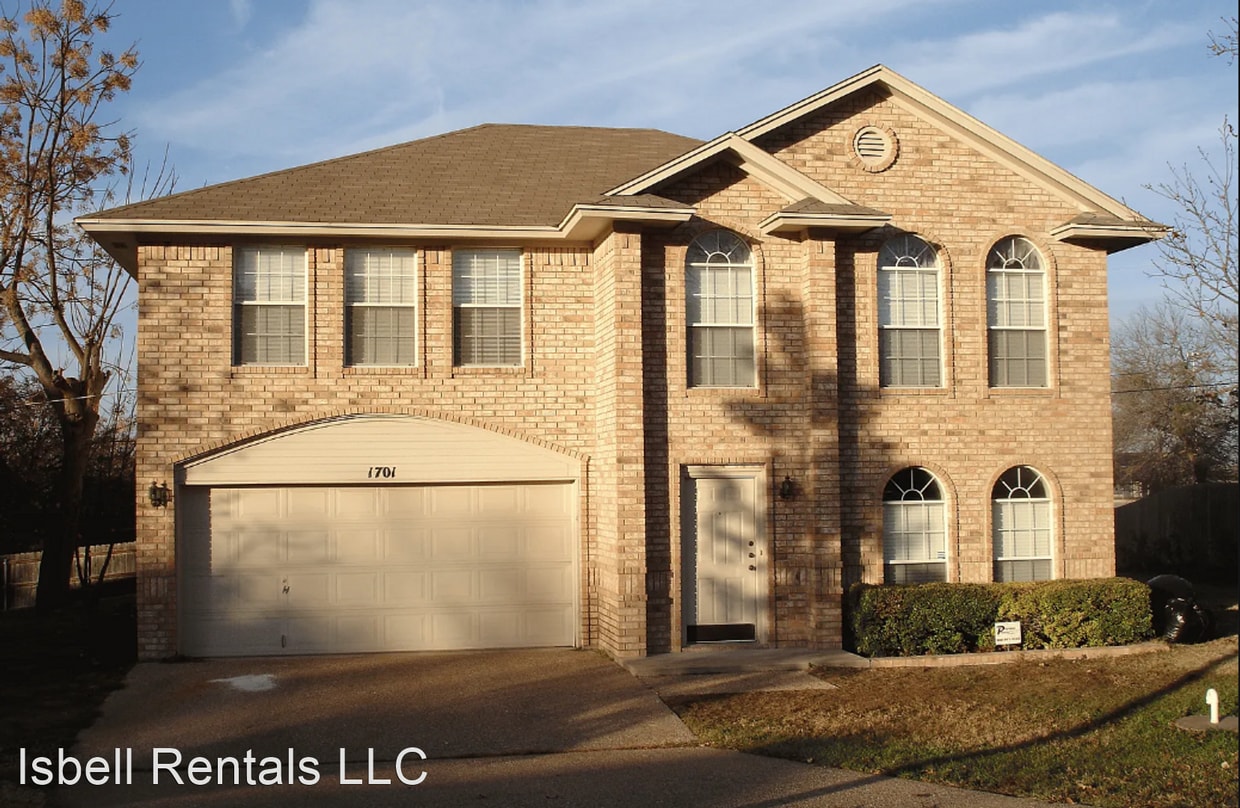 Primary Photo - 4 br, 2.5 bath House - 1701 Tanglewood Drive