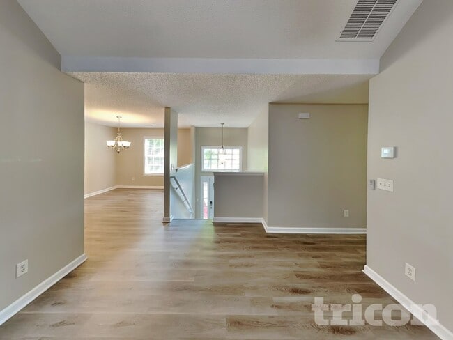 Building Photo - 535 Brentwood Blvd