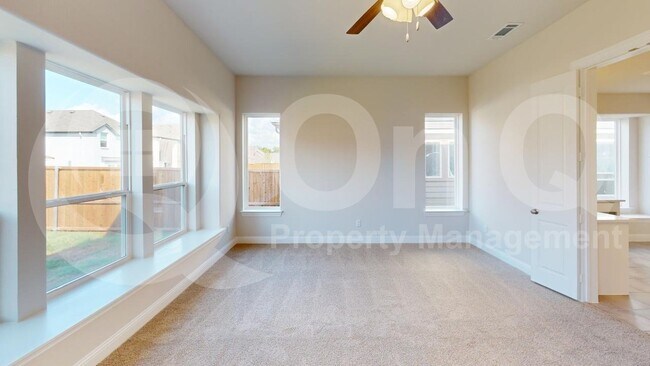 Foto del edificio - 8407 Cornerstone Dr