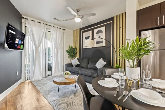 Foto del edificio - 5250 Town and Country Blvd