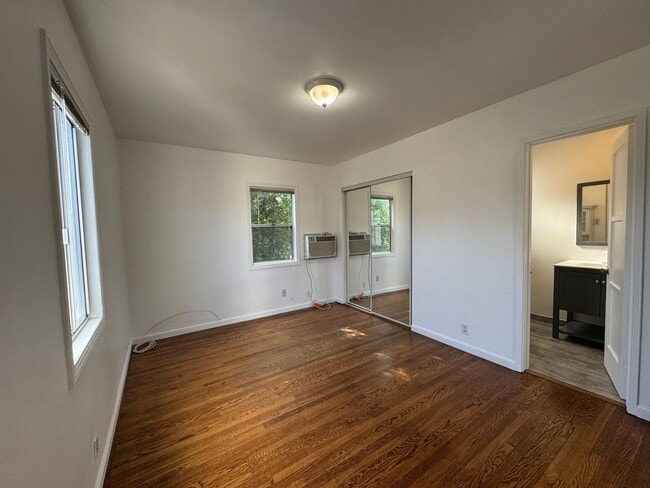 Foto del edificio - 5179 Huntington Dr N