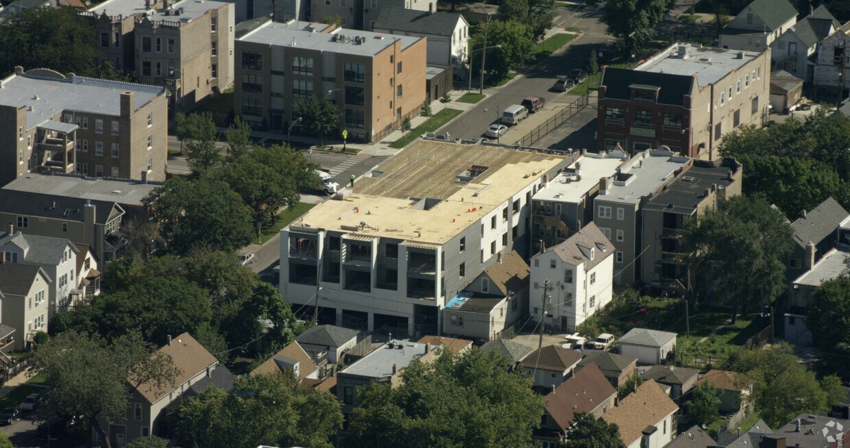 Foto aérea - 1654 N Kedzie Ave