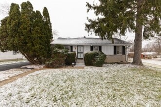 Building Photo - 3016 N Arlington Ave