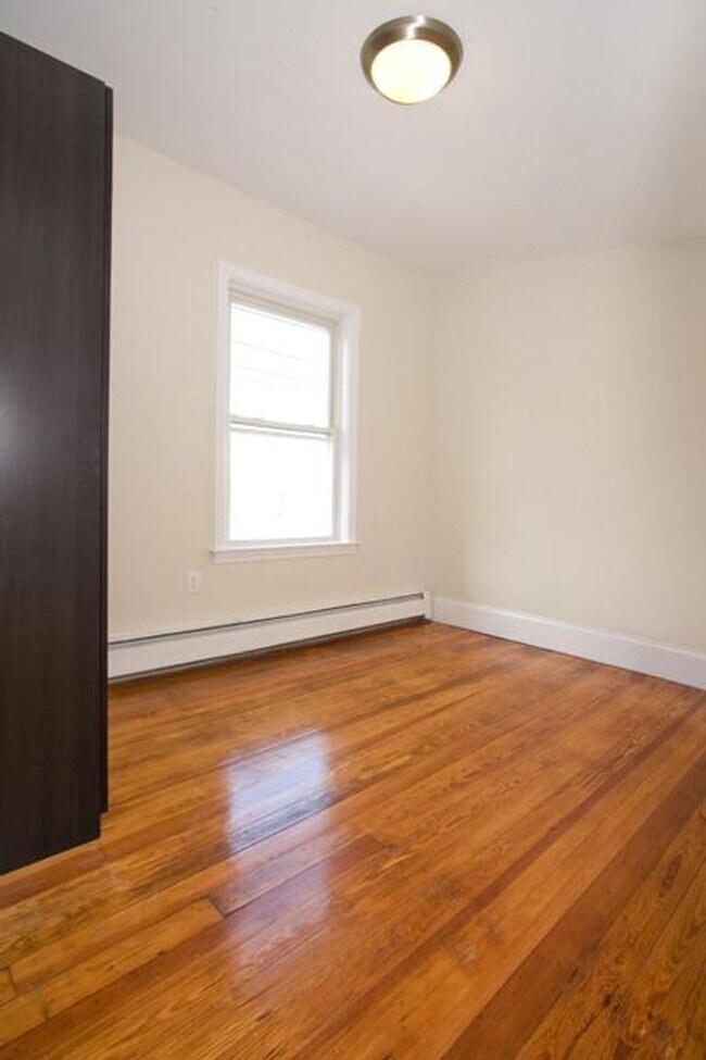 Foto del edificio - 9 Parker Hill Ave