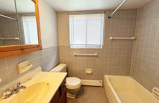 Building Photo - 539 Lowell Ave