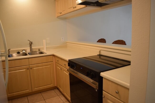 Foto del edificio - Maui Gardens ground floor unfurnished 2 bedroom 1.5 bath with pool and tennis court