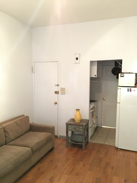 Building Photo - 1572 2nd Ave