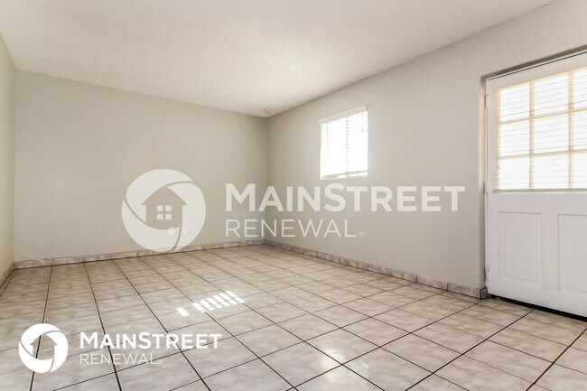 Building Photo - 6211 W Indianola Ave