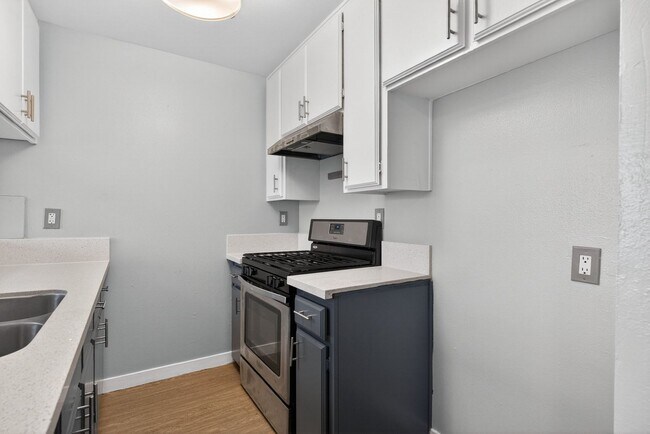 Foto del edificio - 533 E 11th St