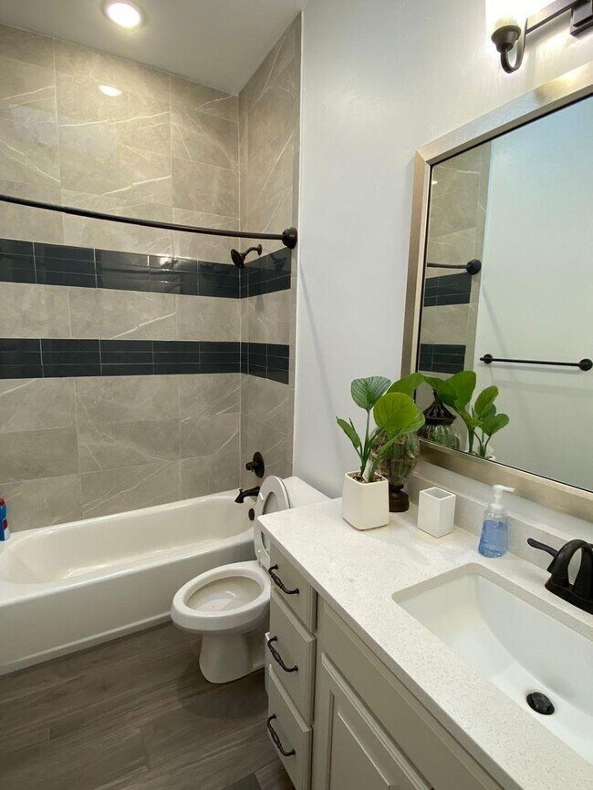 Building Photo - 6333 Camino Nogal Dr