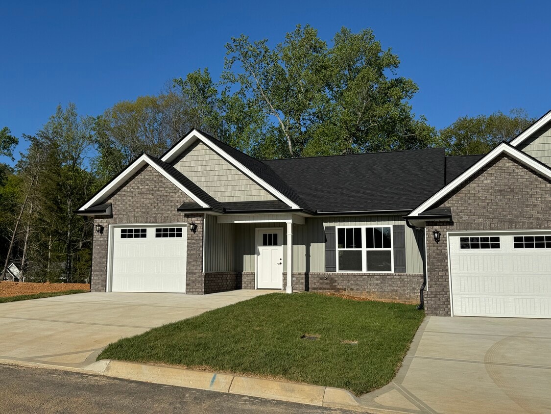 Photo - 8700 Whistling Straights Wy (Knoxville, TN)