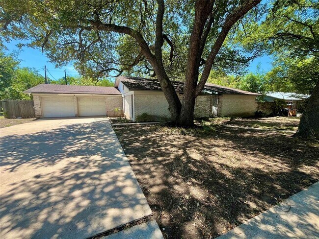 Foto del edificio - 2307 Monarch Dr