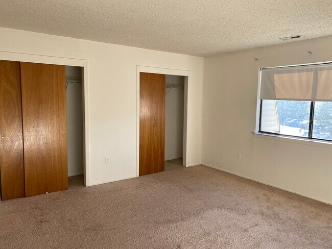 Building Photo - 1308 Edison Glen Ter
