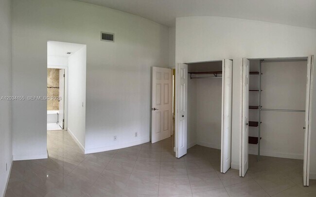 Foto del edificio - 6361 NW 170th Ln