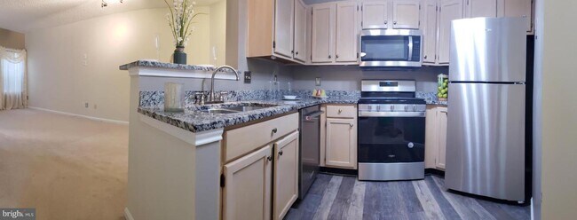Building Photo - 4408 Helmsford Ln