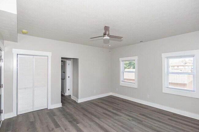 Foto del edificio - 5143 Washington St