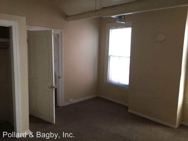 Building Photo - 126 S Laurel St