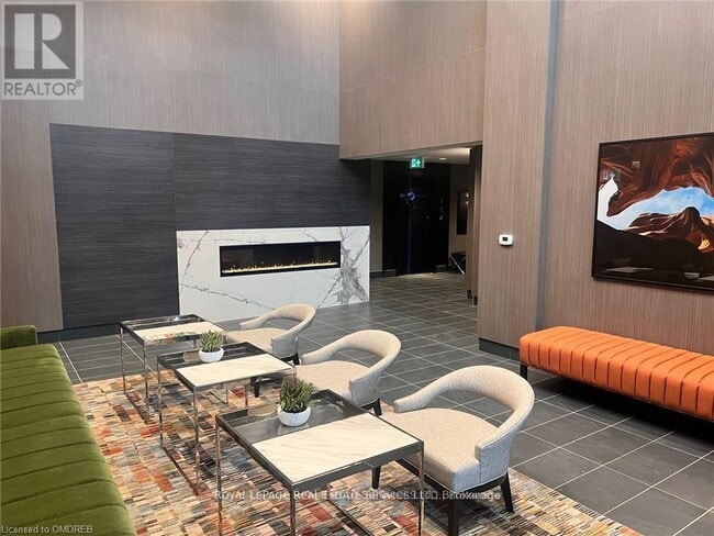 Building Photo - 95 Dundas St W