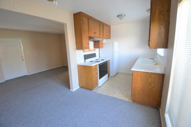 Building Photo - 360 Freeman Ave