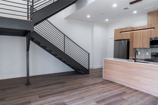 Foto del edificio - 5614 Larkin St