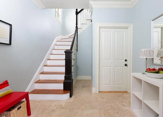 Building Photo - 35 White Pl