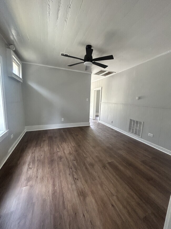 Foto del edificio - 415 Moss St
