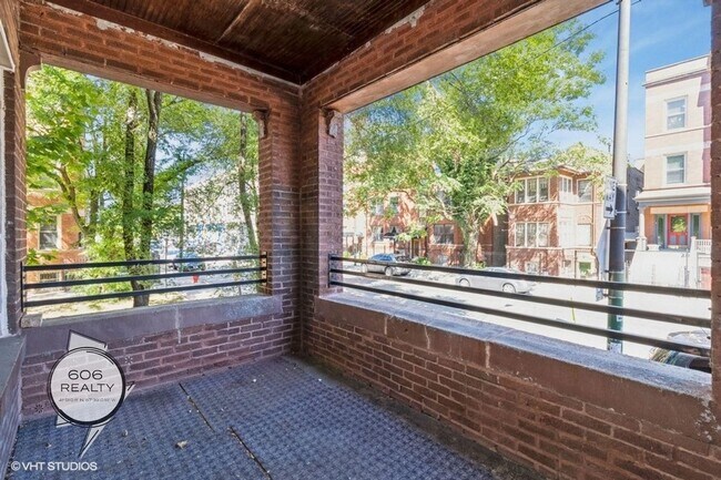 Foto del edificio - 2722 N Kimball Ave