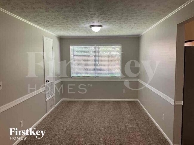 Foto del edificio - 4077 Huntington Forest Blvd