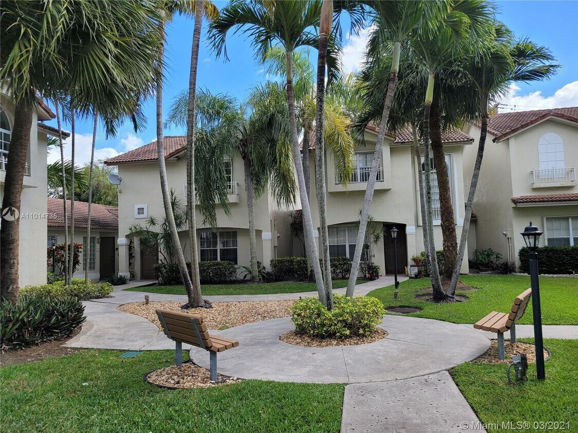 117 NW 108th Ave, Pembroke Pines, FL 33026 Townhome Rentals in Pembroke Pines FL