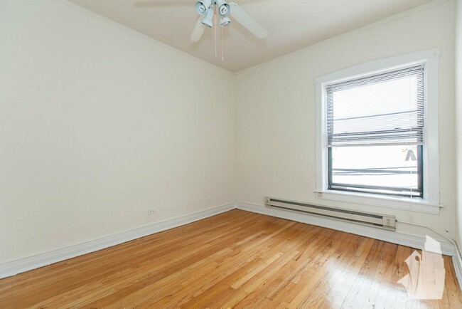 Foto del edificio - 1 bedroom in Chicago IL 60613