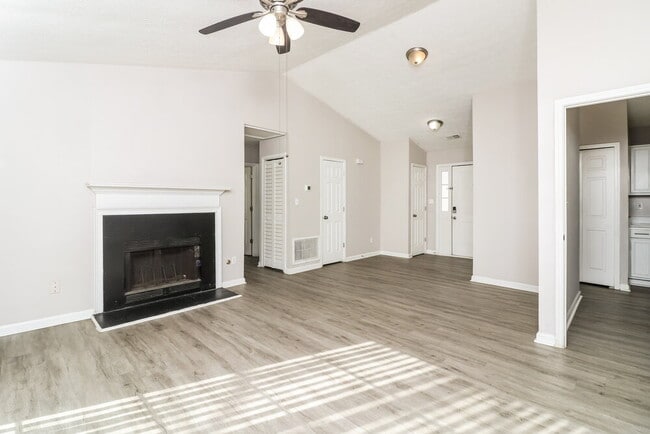 Building Photo - 873 Revena Ln