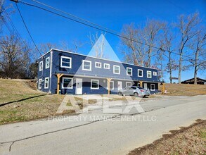Building Photo - 207 Branch Ln