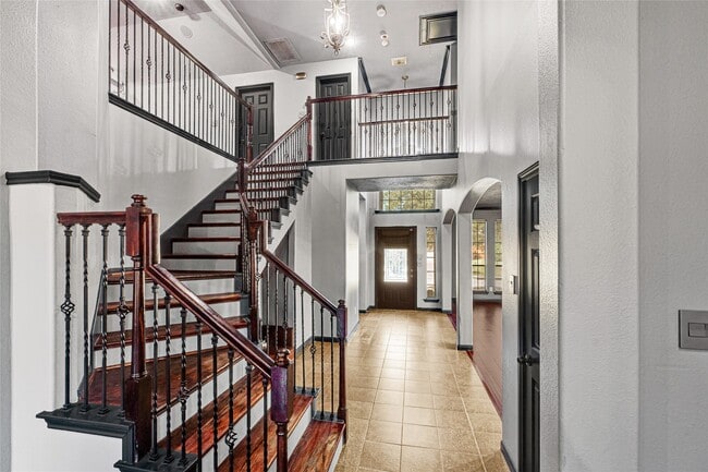 Building Photo - 8514 Discus Dr