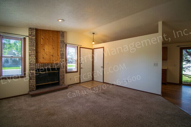 Building Photo - Two Story home on the popular Rossborough ...