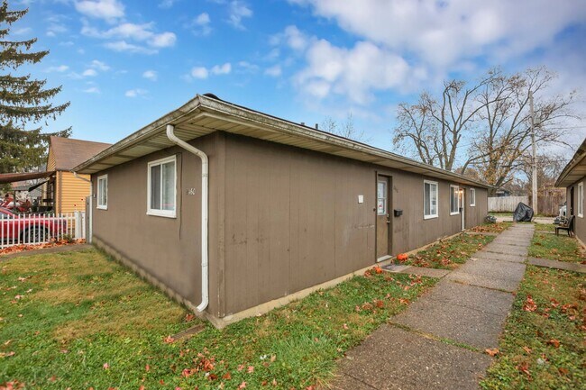 Foto del edificio - 2460-2462-2462 Hiawatha St