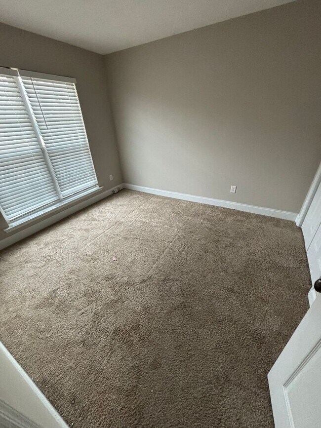 Foto del edificio - 941 Bryan Cir