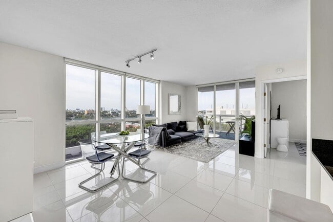 Stunning Furnished 2-Bed/2-Bath Condo with... - Stunning Furnished 2-Bed/2-Bath Condo with...