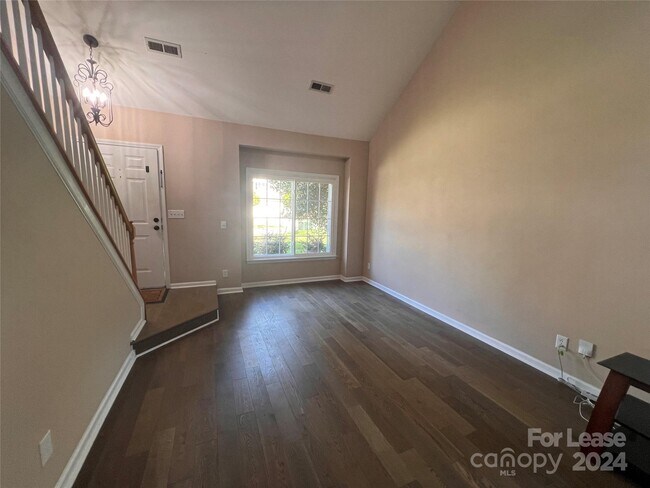 Foto del edificio - 10114 Drew Ct