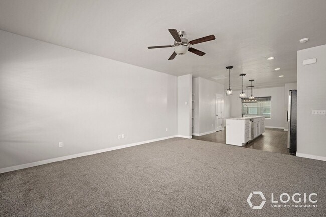 Building Photo - 1733 W 10 S