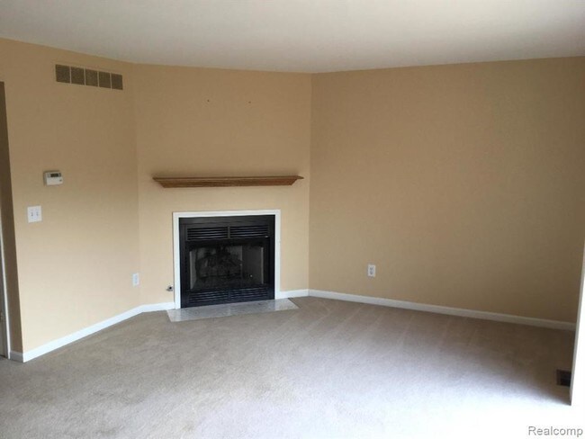 Foto del edificio - 4483 N Meadow Dr