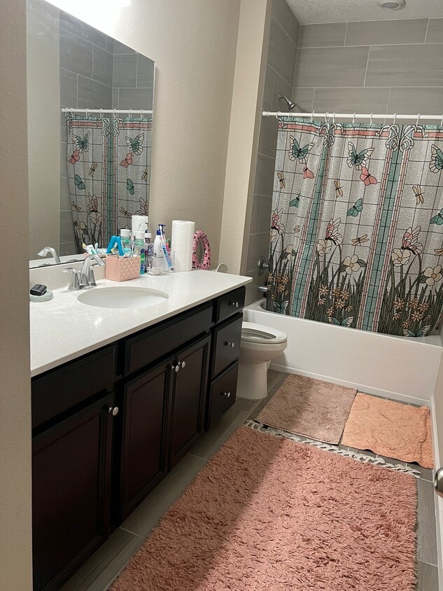 Primary Photo - 1638 Gdn Grv Ct