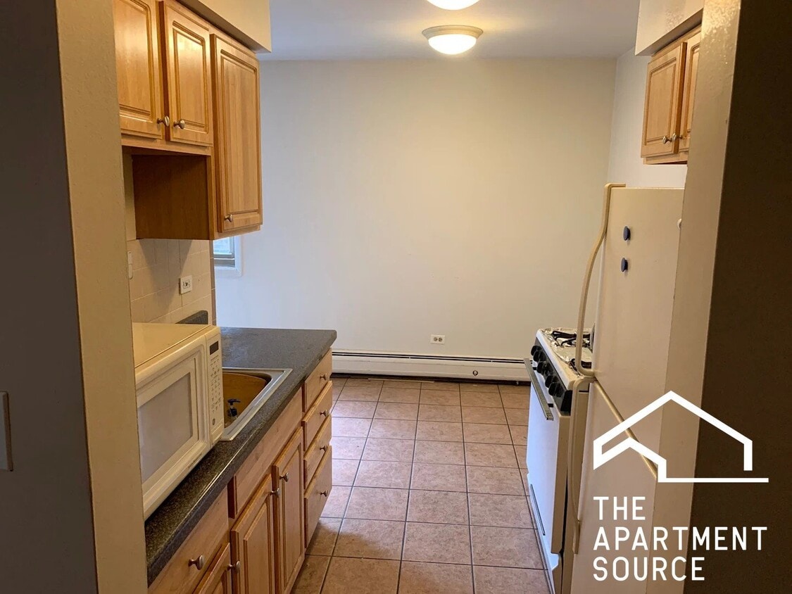 Photo - 8254 Niles Center Rd (Skokie, IL)