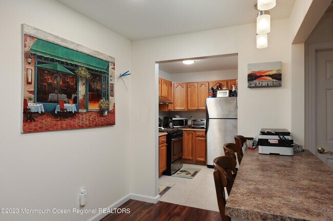 Foto del edificio - 551 Newman Springs Rd