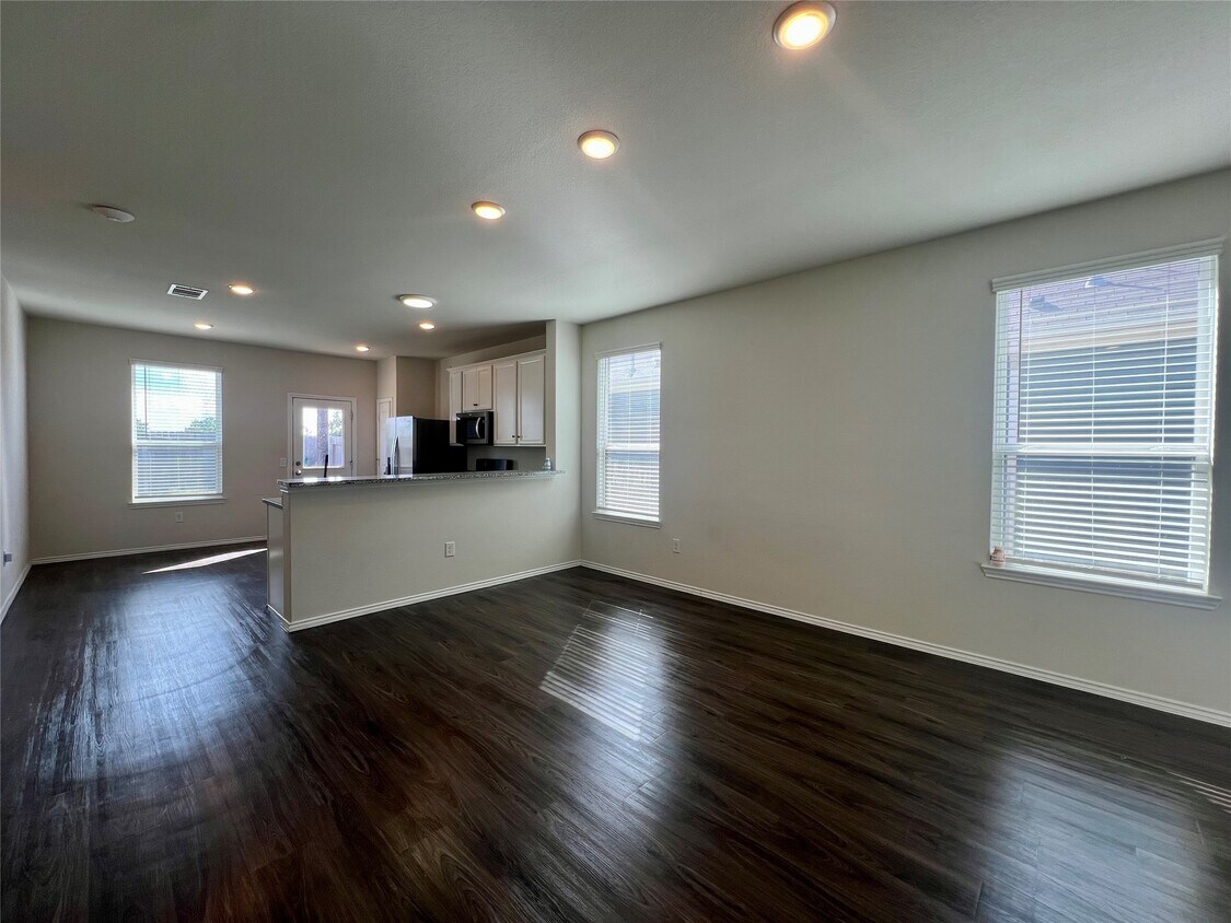 Foto del edificio - 25723 Bottlebrush Sedge St