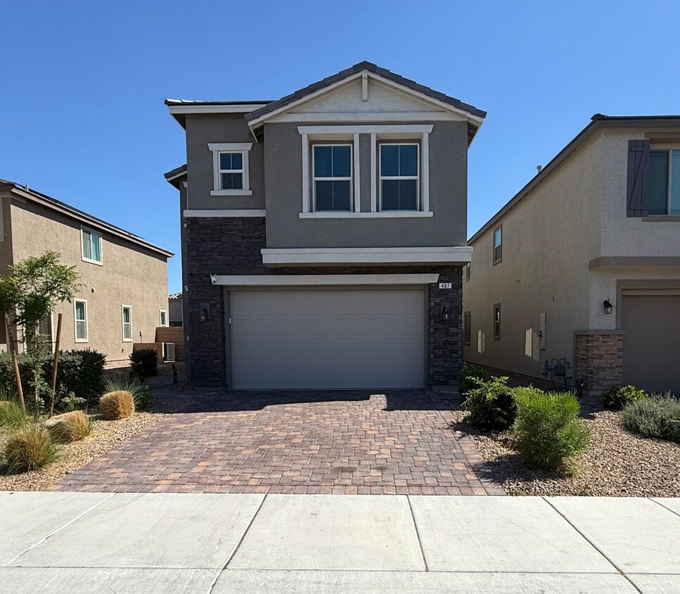Primary Photo - Stunning 4 bedroom 2.5 bathroom nestled in...