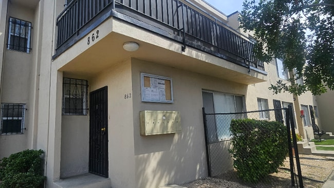 Building Photo - 866 W 126th St